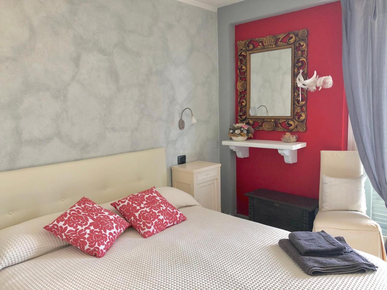 Appartamento Red&Grey Mezzegra Exterior foto